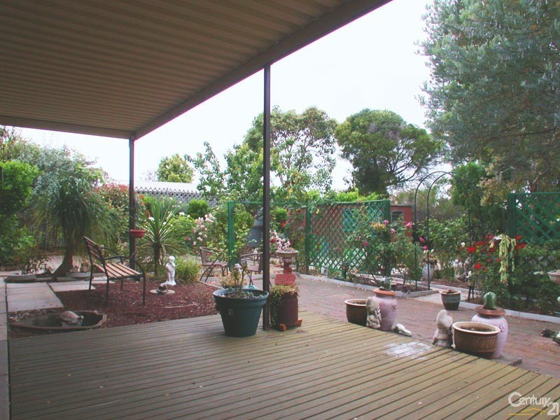 5 Haseldene Drive, Christie Downs SA 5164