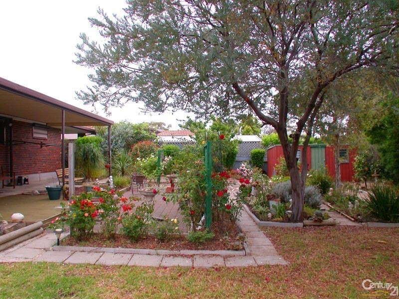 5 Haseldene Drive, Christie Downs SA 5164