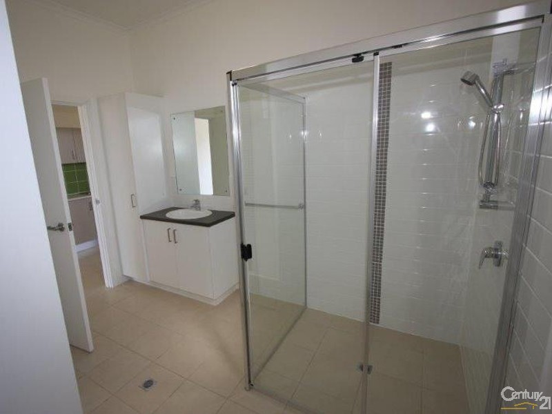 8/2 Grey Box Avenue, Noarlunga Centre SA 5168