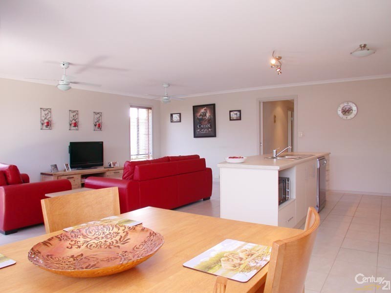 17 Jade Loop, Aldinga Beach SA 5173