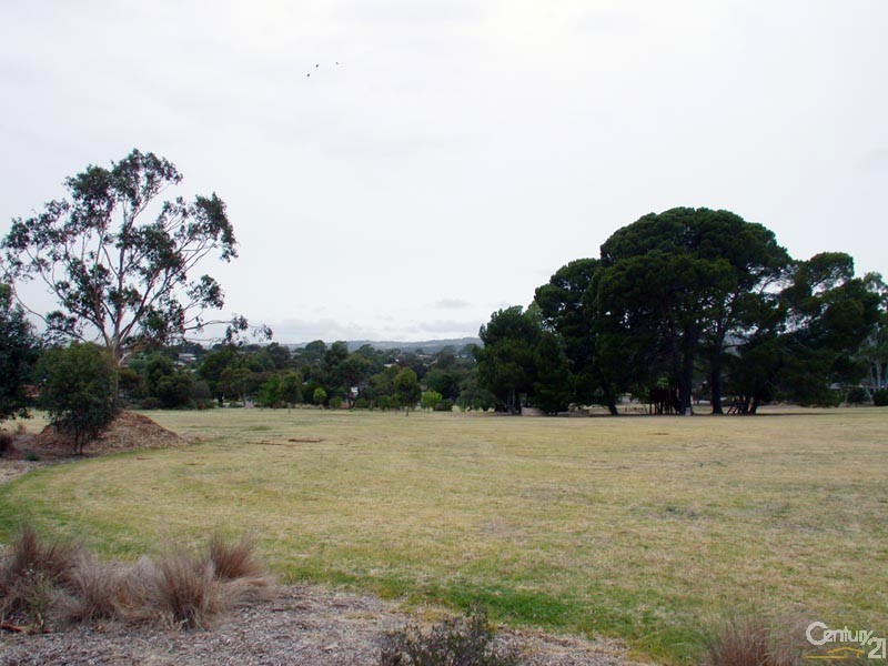 9 Parkes Avenue, Woodcroft SA 5162