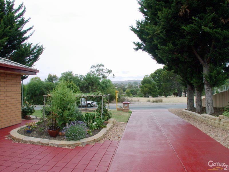 9 Parkes Avenue, Woodcroft SA 5162