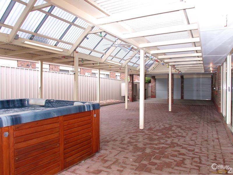 27 Zabica Avenue, Woodcroft SA 5162