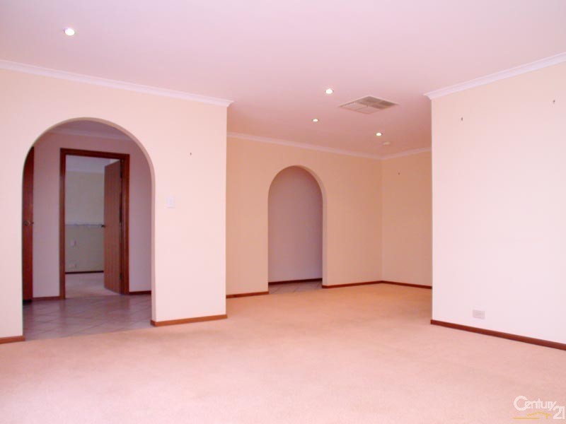 27 Zabica Avenue, Woodcroft SA 5162