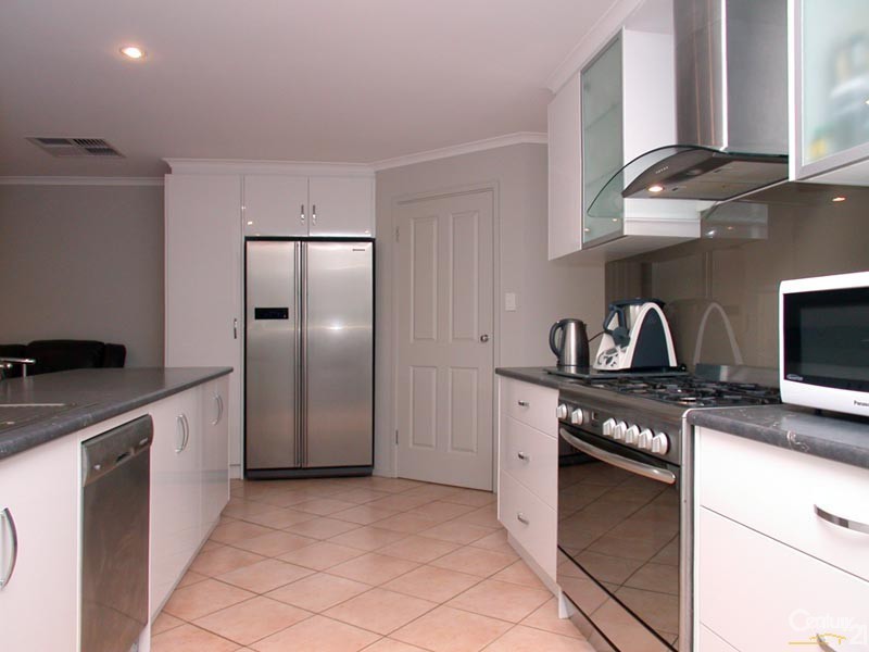 18 Hurtle Street, Woodcroft SA 5162