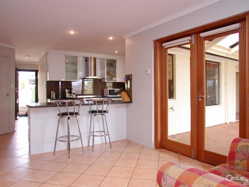 18 Hurtle Street, Woodcroft SA 5162