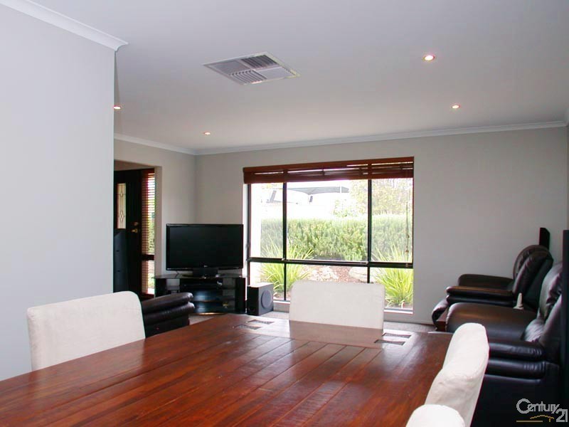 18 Hurtle Street, Woodcroft SA 5162