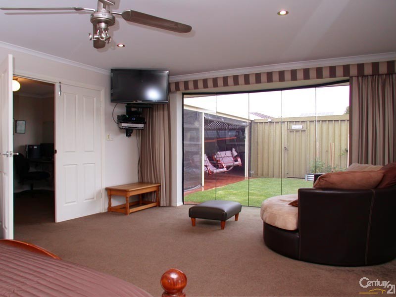 18 Hurtle Street, Woodcroft SA 5162