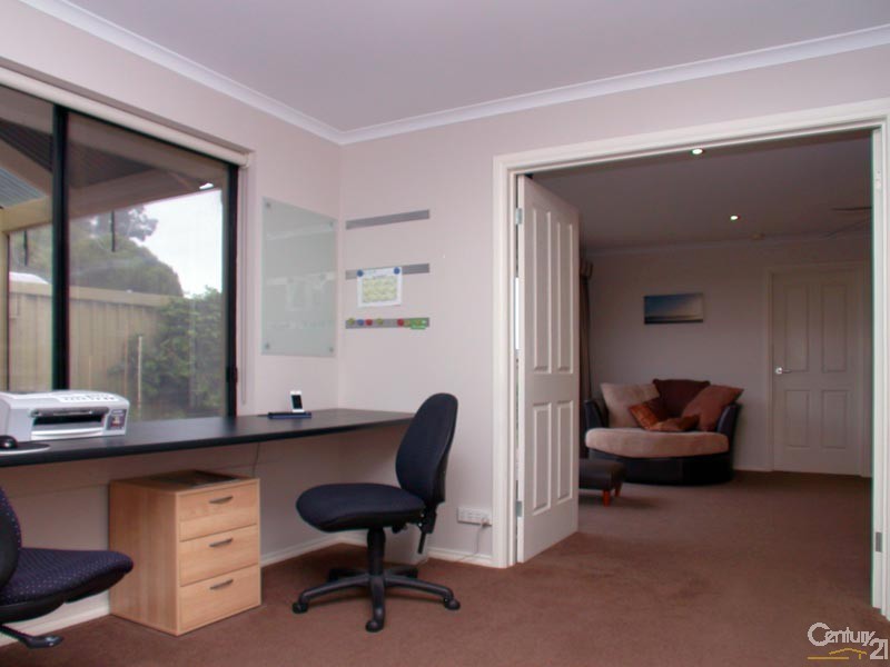 18 Hurtle Street, Woodcroft SA 5162