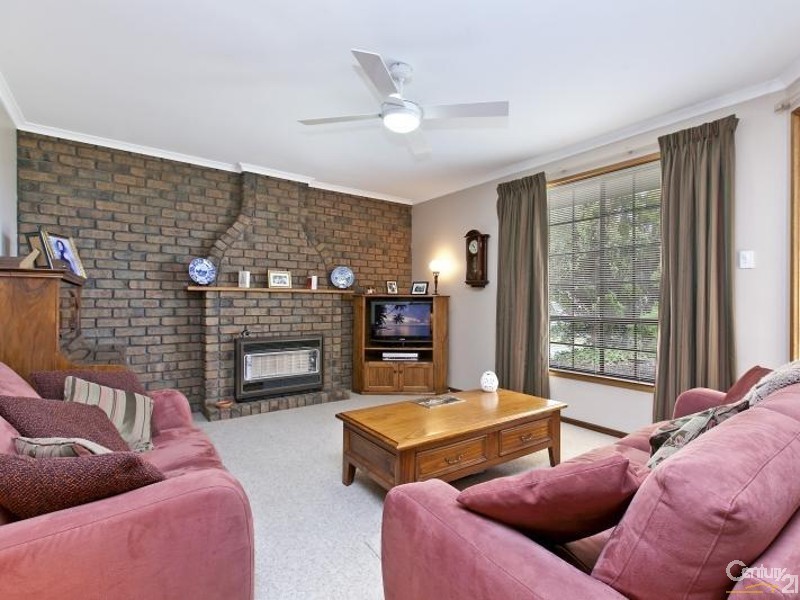 4 Koomooloo Crescent, Hallett Cove SA 5158