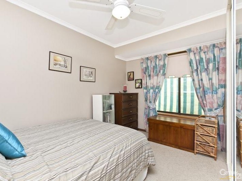 4 Koomooloo Crescent, Hallett Cove SA 5158