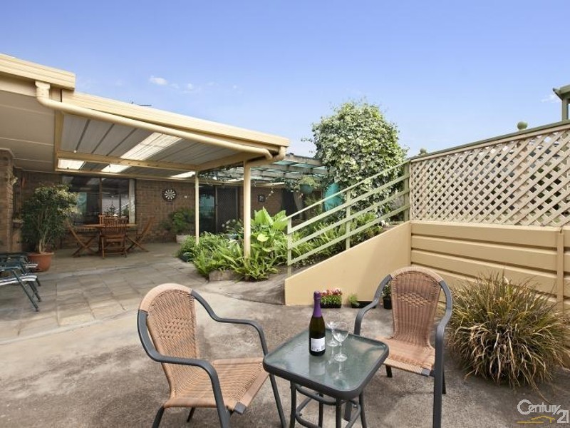 4 Koomooloo Crescent, Hallett Cove SA 5158