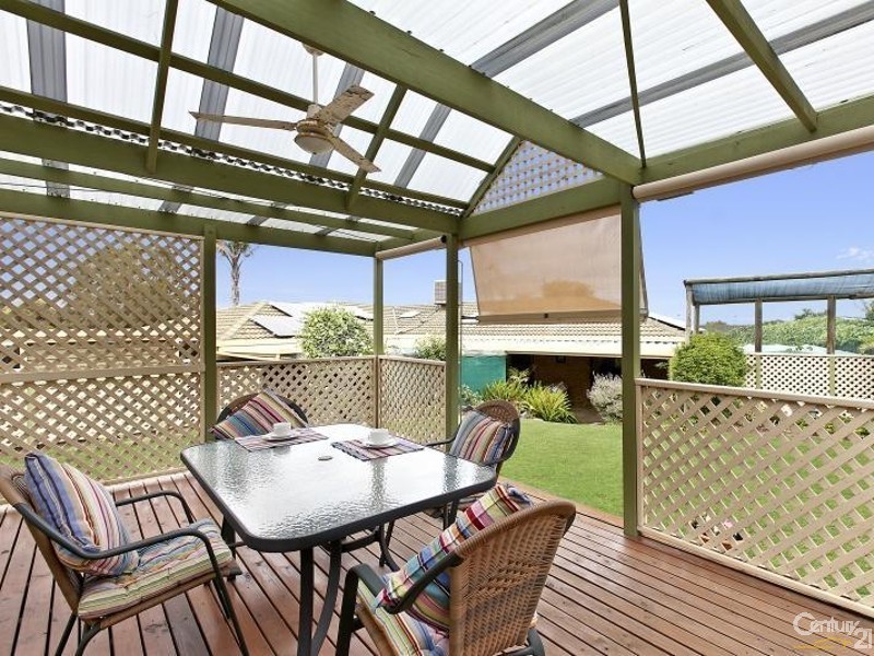 4 Koomooloo Crescent, Hallett Cove SA 5158