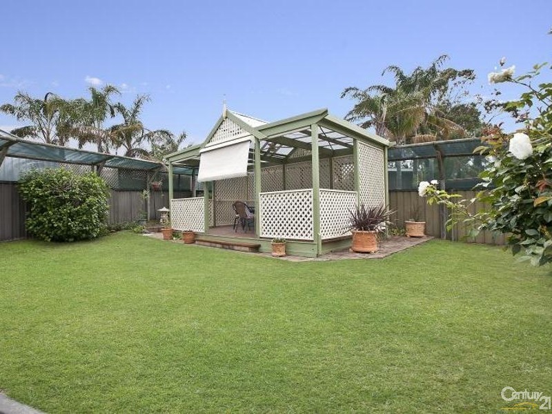 4 Koomooloo Crescent, Hallett Cove SA 5158