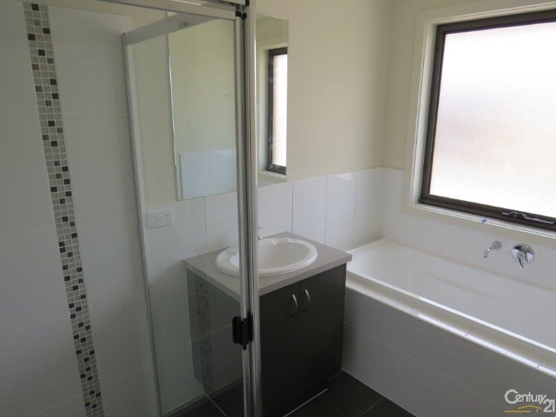 4/18 League Street, Seaford Meadows SA 5169