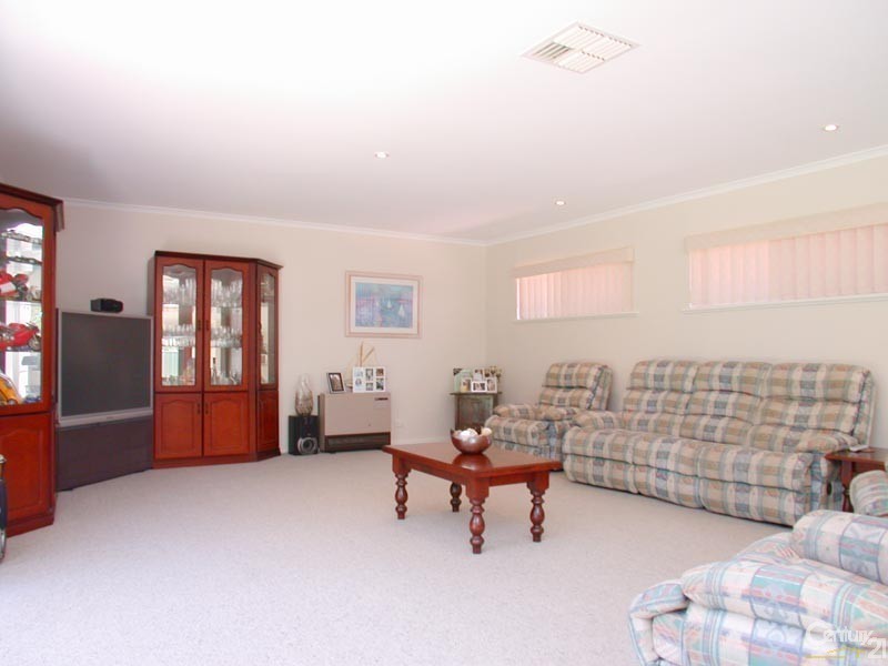 7 Surrey Court, Flagstaff Hill SA 5159