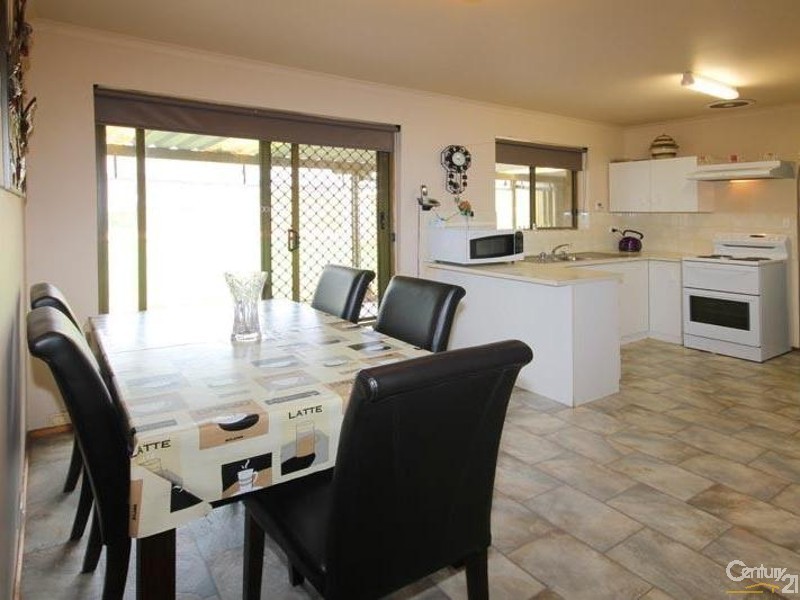 10 McCartney Street, Morphett Vale SA 5162