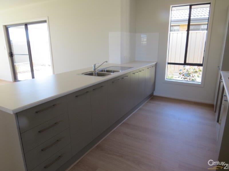 28 Manordale Court, Seaford Meadows SA 5169