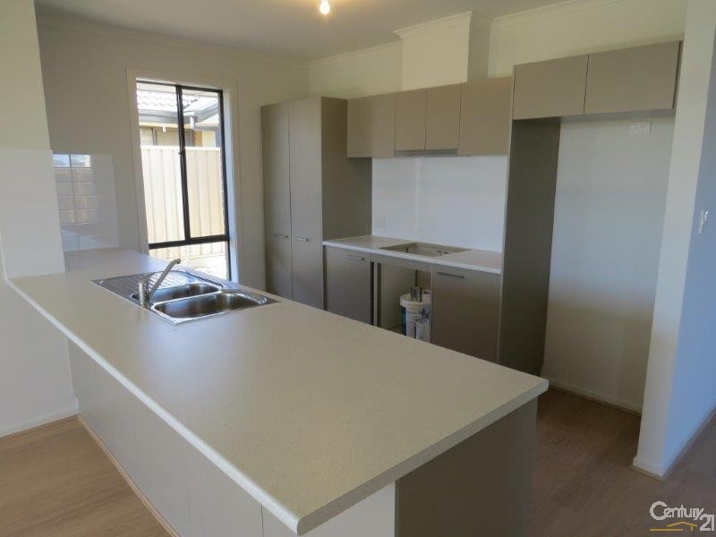 28 Manordale Court, Seaford Meadows SA 5169