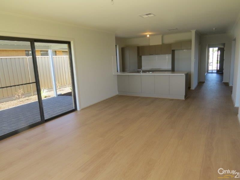 28 Manordale Court, Seaford Meadows SA 5169