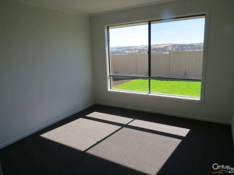 28 Manordale Court, Seaford Meadows SA 5169