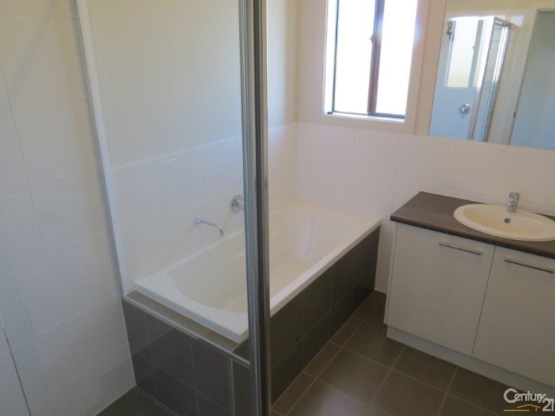 28 Manordale Court, Seaford Meadows SA 5169