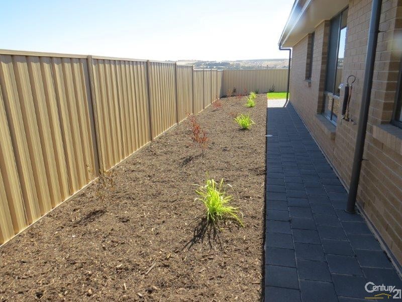 28 Manordale Court, Seaford Meadows SA 5169