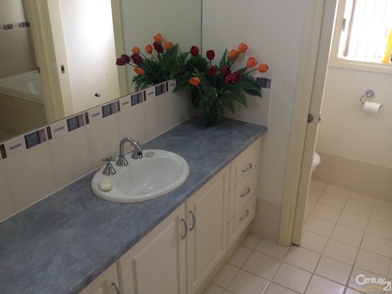 4 Nevarc Mews, Hallett Cove SA 5158