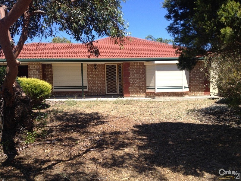 18 Warburton Drive, Woodcroft SA 5162