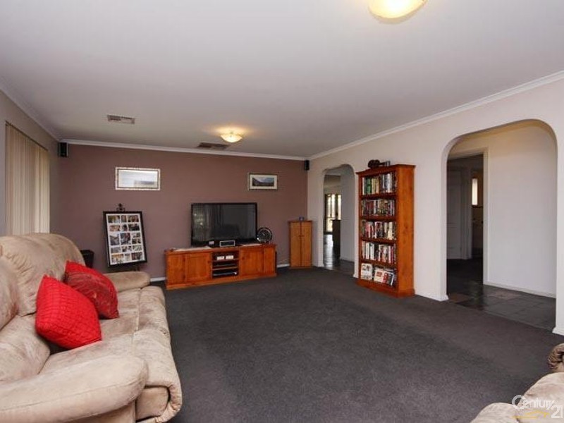 26 Ambrosini Court, Woodcroft SA 5162