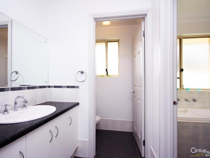 26 Ambrosini Court, Woodcroft SA 5162