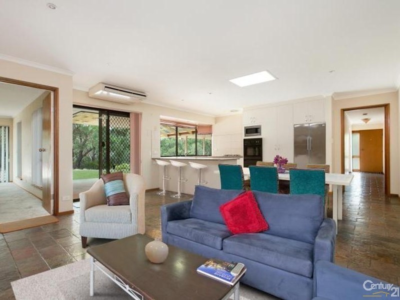 7 Caspian Court, Woodcroft SA 5162