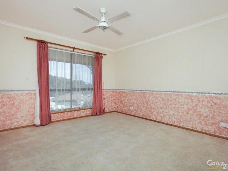 7 Caspian Court, Woodcroft SA 5162