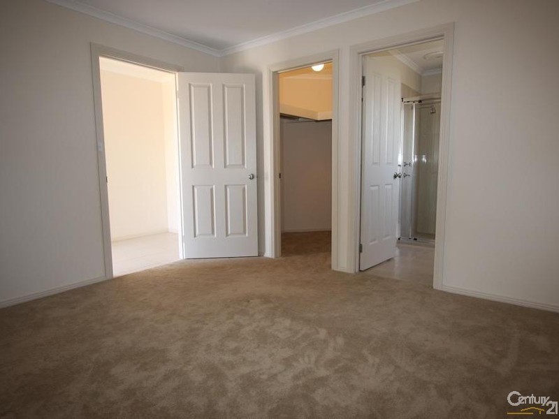 5 Yarr Cres, Seaford Meadows SA 5169