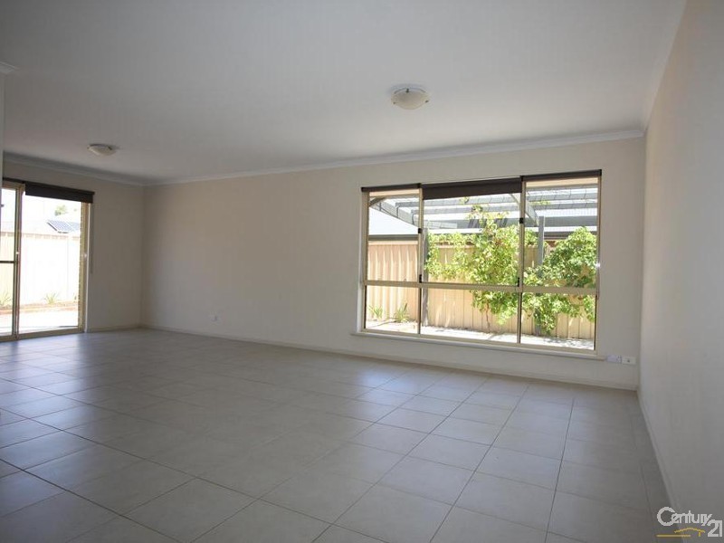 5 Yarr Cres, Seaford Meadows SA 5169