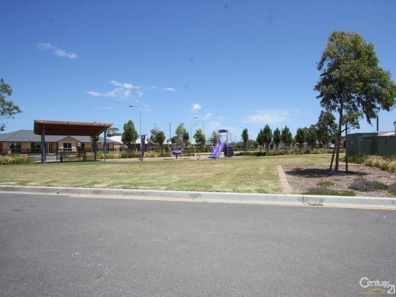 5 Yarr Cres, Seaford Meadows SA 5169
