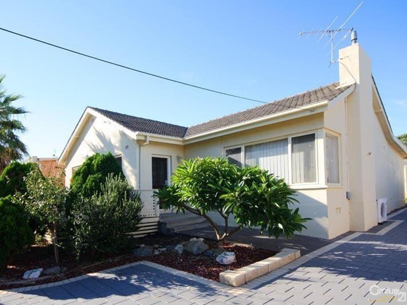 28 Naldera Crescent, Seacliff Park SA 5049