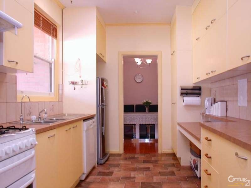 28 Naldera Crescent, Seacliff Park SA 5049