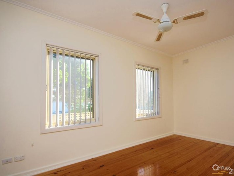 28 Naldera Crescent, Seacliff Park SA 5049