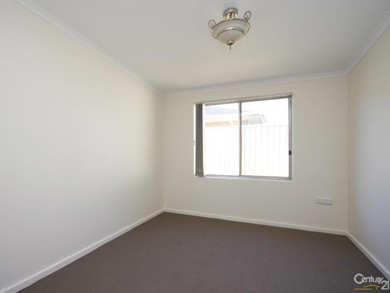 28 Naldera Crescent, Seacliff Park SA 5049