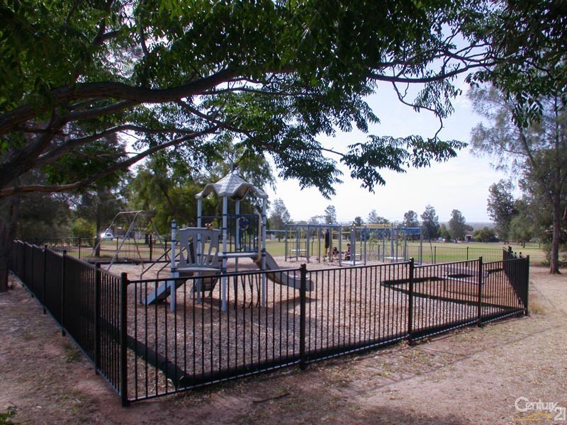 28 Naldera Crescent, Seacliff Park SA 5049