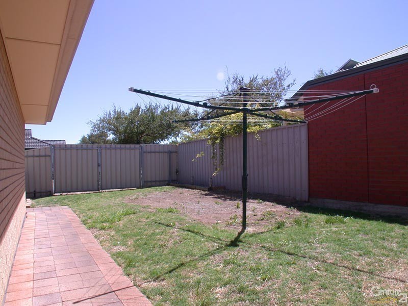 8 Spruce Avenue, Seaford SA 5169