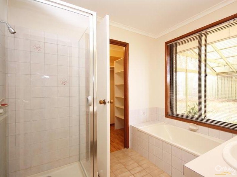 9 Elanora Avenue, Morphett Vale SA 5162