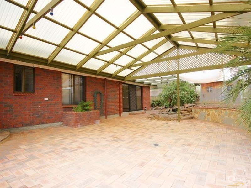 9 Elanora Avenue, Morphett Vale SA 5162