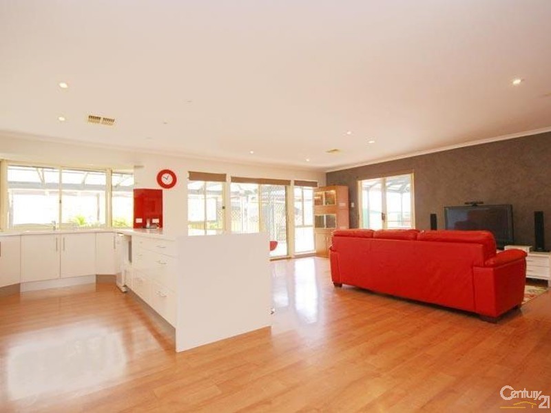 27 Lennard Drive, Moana SA 5169