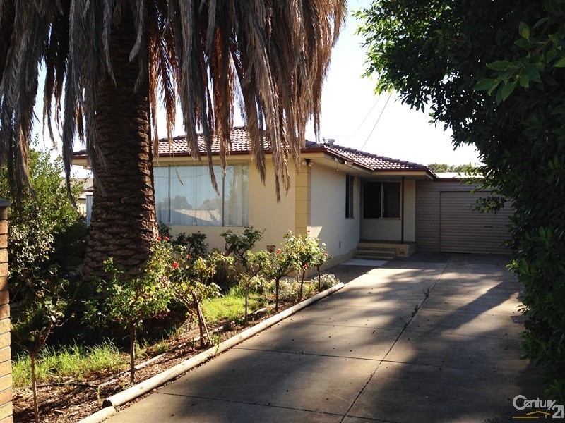 24 Barnabas Crescent, Christie Downs SA 5164