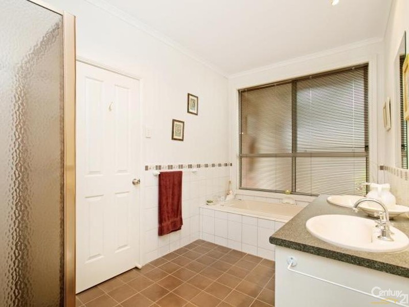 7 Torquay Drive, Seaford Rise SA 5169