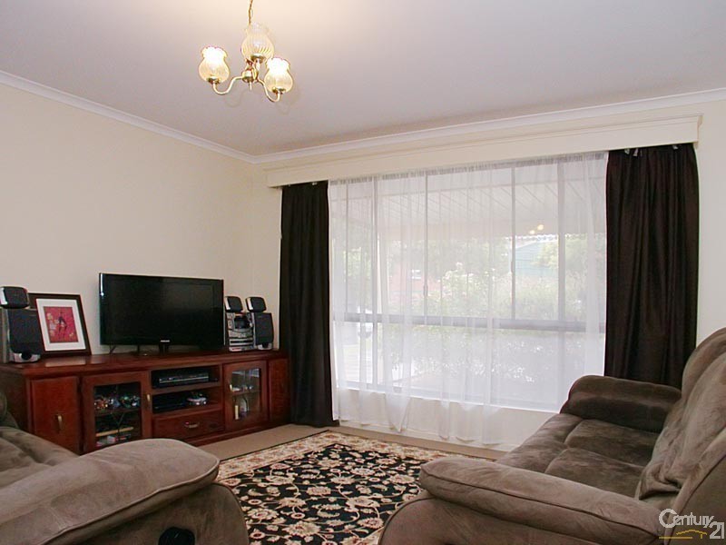 4 Burke Street, Hackham SA 5163