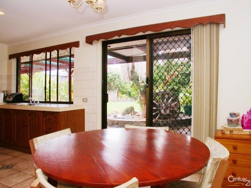 4 Burke Street, Hackham SA 5163