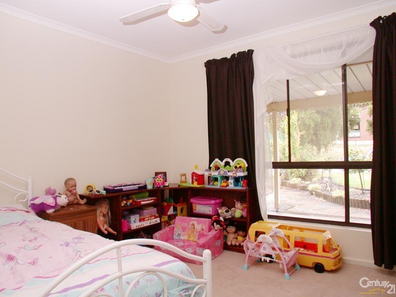 4 Burke Street, Hackham SA 5163